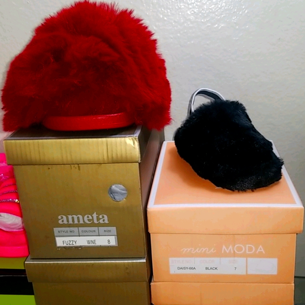 Fluffy sleepers for little girls.